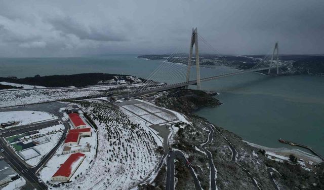 İstanbul Boğazı’nda kar manzarası