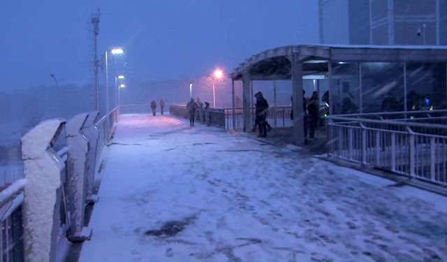 İstanbul’da kar yağışı etkili oluyor