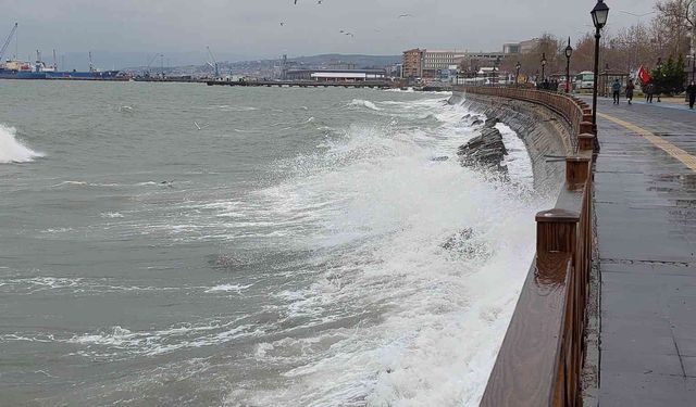 Marmara Denizi’nde şiddetli poyraz