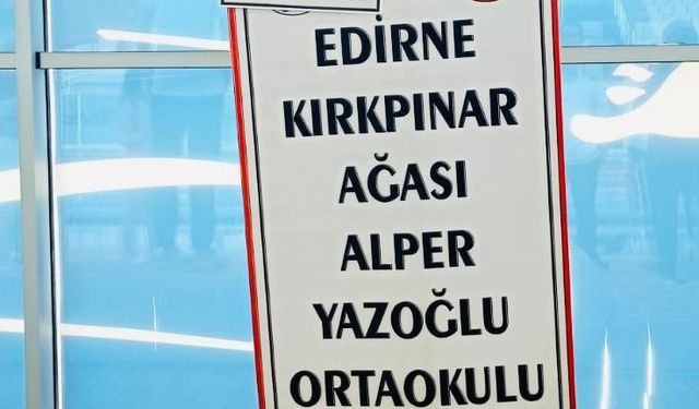 Minik yüzücü Işık, altın madalyanın sahibi oldu