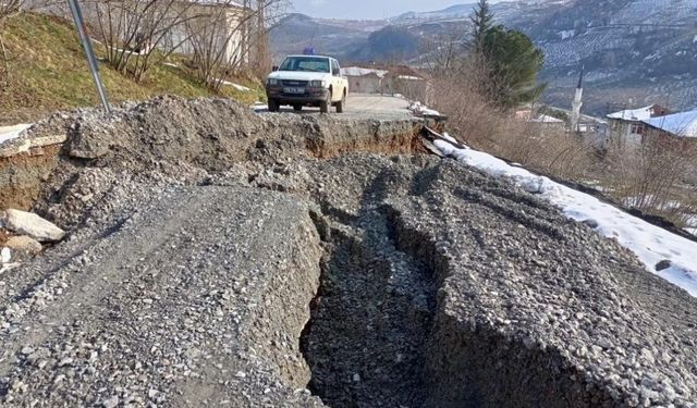 Ordu’da eriyen kar heyelanlara sebep oldu