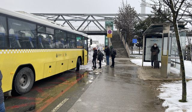 Vatandaşlar uyarıları dikkate aldı, iş çıkışı yollar boş kaldı