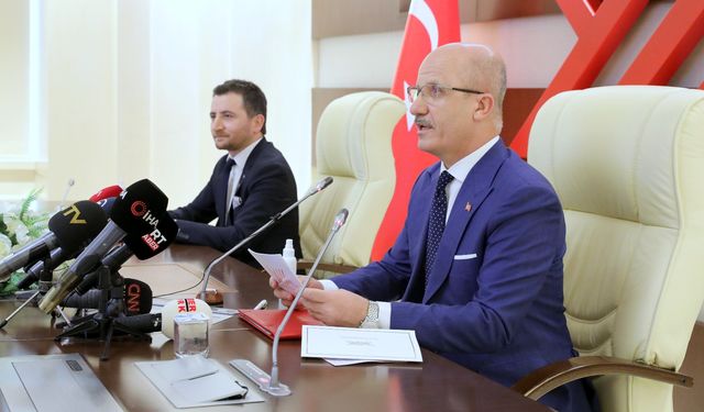 YÖK Başkanı Özvar: 'Ukrayna’da okuyan üniversite öğrencileri için kolaylık temin edeceğiz'