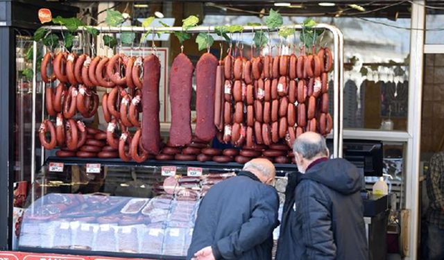 Türkiye'de artan hayat pahalılığı, Ramazan sofralarına gölge düşürüyor