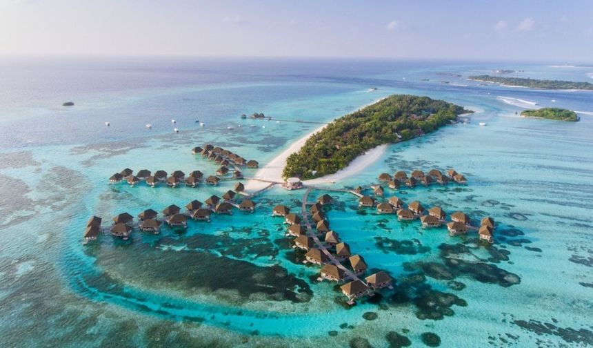 Maldivler 2025 için turist sayısı tahminini rekor seviye olan 2,3 milyona çıkardı
