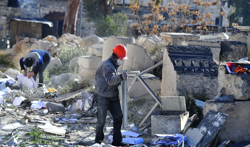 İsrail, Suriye'nin başkenti Şam yakınlarındaki askeri bölgeye hava saldırısı düzenledi: 8 yaralı