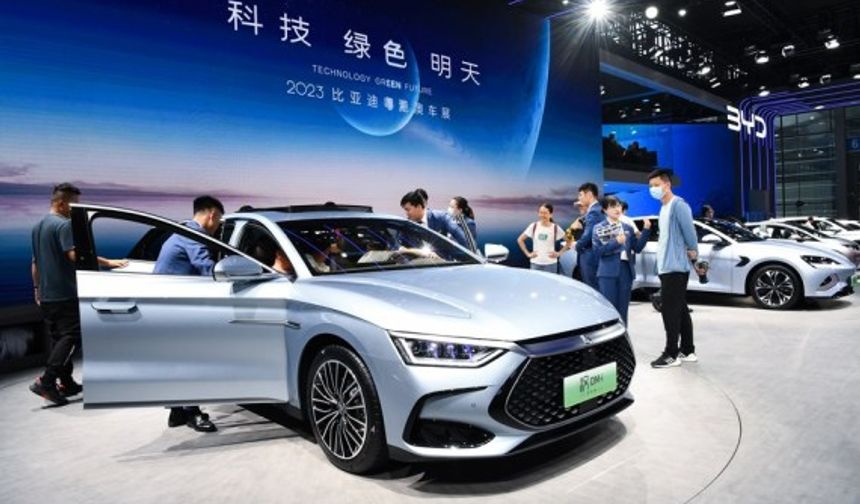 Çinli otomobil üreticisi BYD'nin net karı 2023'te yüzde 80'den fazla arttı