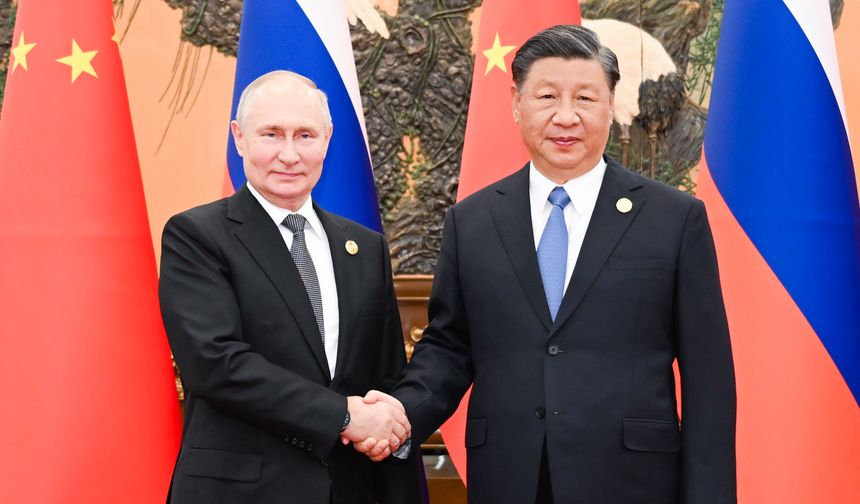 Çin Cumhurbaşkanı Xi, resmi ziyaret için Beijing'de bulunan Putin ile görüştü