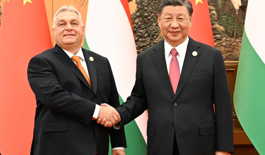 Xi ve Orban, Ukrayna krizi konusunda derinlemesine görüş alışverişinde bulundu
