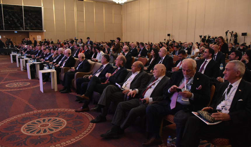 Küresel büyüme çözümlerine odaklanan Avrasya Ekonomi Zirvesi, İstanbul'da gerçekleşti