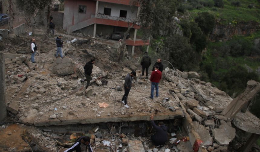 İsrail'in Lübnan'a düzenlediği hava saldırısında 7 kişi öldü