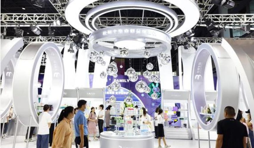 4. Çin Uluslararası Tüketici Ürünleri Fuarı'nda lüks ürünler göz kamaştırıyor