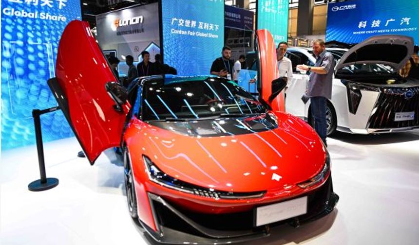 Çin İthalat ve İhracat Fuarı'nda yeni enerjili araçlar büyük ilgi görüyor