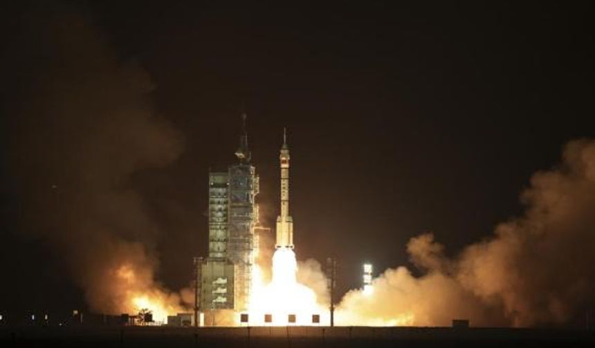 Çin, Shenzhou-18 mürettebatlı uzay aracını fırlattı