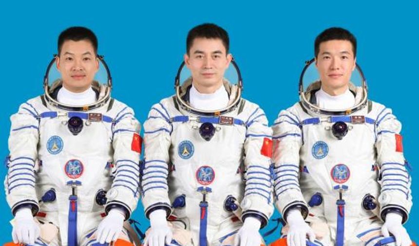 Çin uzay istasyonu görevinde yer alacak Shenzhou-18 mürettebatını tanıttı