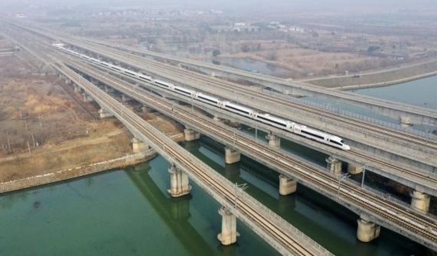 Çin'in yeni yüksek hızlı treni saatte 400 kilometre hıza ulaşabilecek