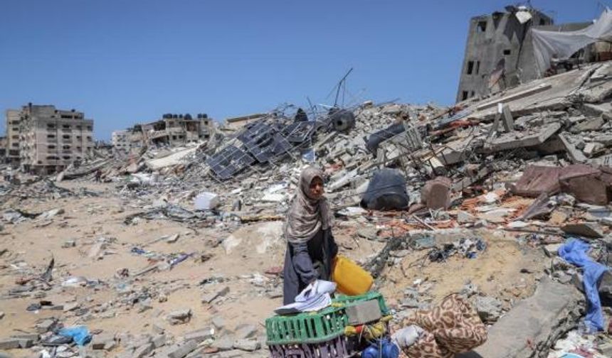 İsrail saldırıları sonucu Gazze'nin büyük bölümü harabeye döndü