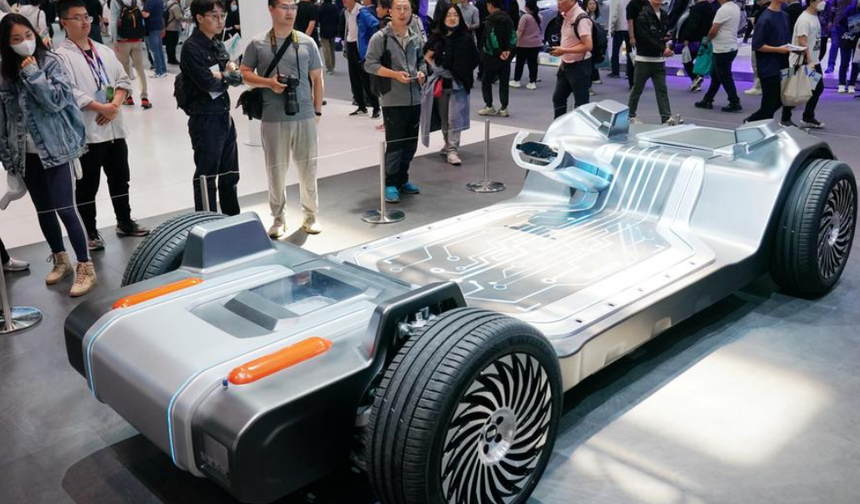 Beijing Uluslararası Otomotiv Fuarı'nda sergilenen yeni enerjili araçlar ziyaretçilerin ilgi odağı oldu