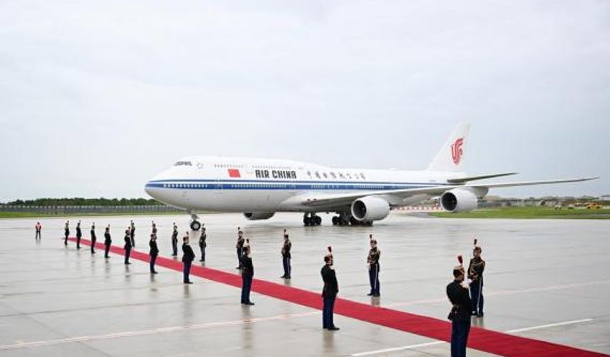 Fransa'ya resmi ziyarette bulunan Xi, ikili ilişkilerde daha aydınlık bir geleceği hedefliyor