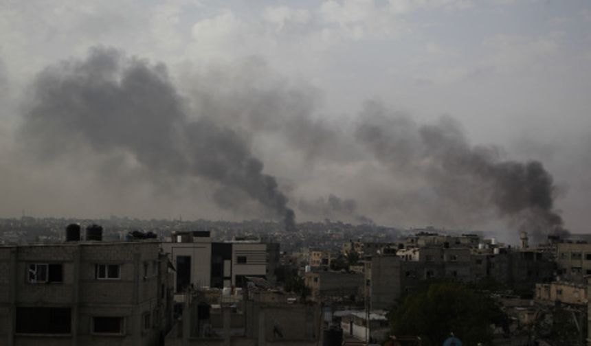 İsrail, Refah'ta ticari kamyonları koruyan 10 Filistinli güvenlik personelini öldürdü