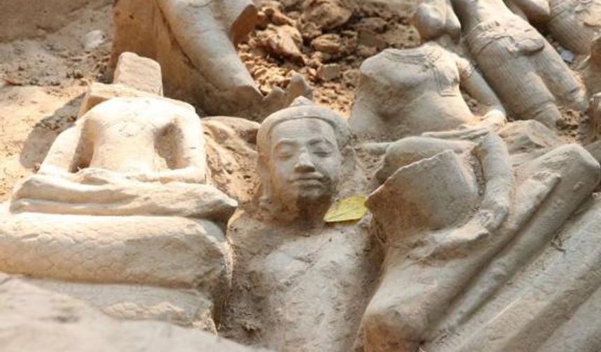 Kamboçya'da Buda heykellerine ait 100'den fazla parça bulundu