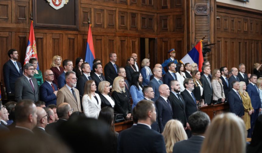 Sırbistan'da yeni hükümet göreve başladı