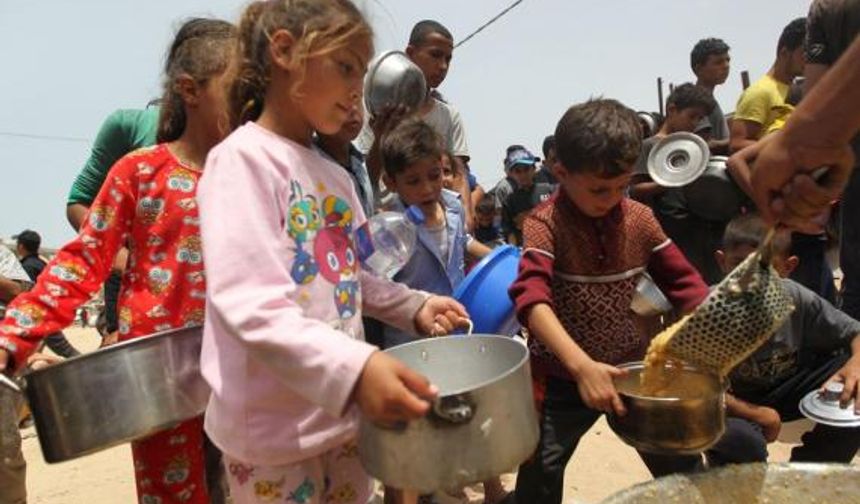 UNRWA: Gazze'ye yardım götürmek için en elverişli ve etkin yöntem karayolu