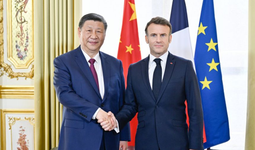 Xi ve Macron, Paris'te bir araya geldi