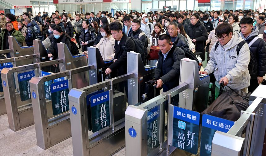 Çin'de yaklaşan Bahar Bayramı tatilinde rekor düzeyde uçak seyahati yapılması bekleniyor
