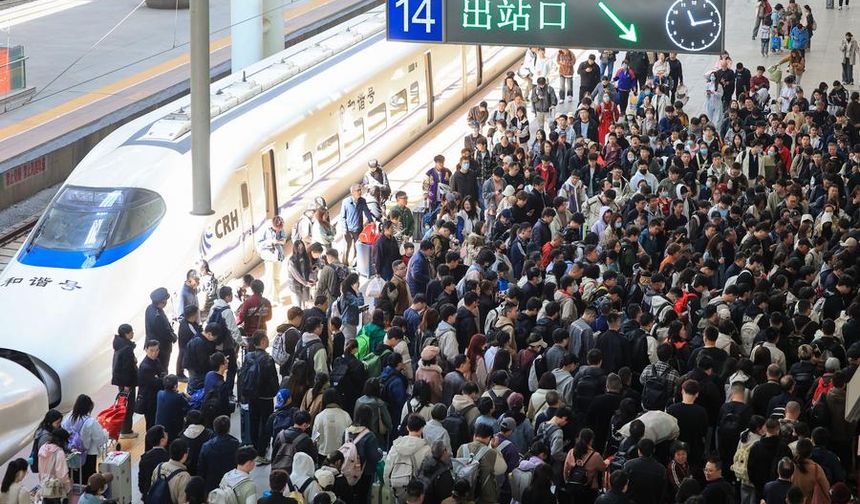 Çin'de İşçi Bayramı tatilinde 144 milyon tren seyahatinin yapılması bekleniyor