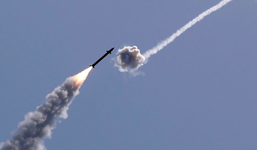 Yemen'deki Husiler: İsrail'in Ben Gurion Havalimanı'na iki füze saldırısı düzenledik