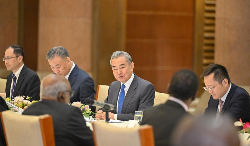 Çin Dışişleri Bakanı Wang, Afrika ülkelerinin diplomatik temsilcileriyle bir araya geldi