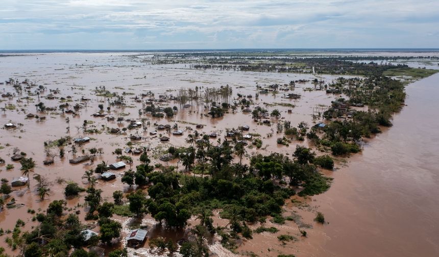 Güney Afrika'nın Doğu Cape eyaletinde sel nedeniyle hayatını kaybedenlerin sayısı 78'e yükseldi