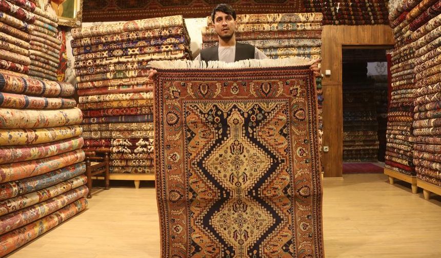 El dokuması halılar Afganistan için önemli bir gelir kaynağını oluşturuyor