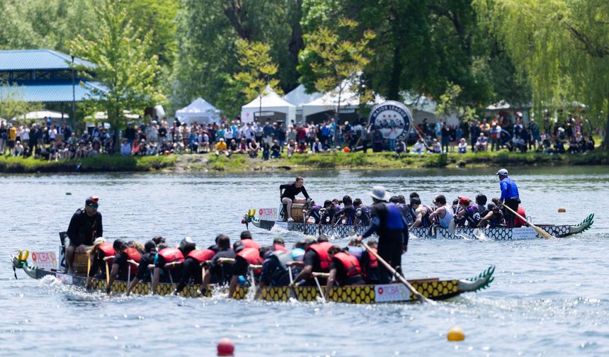 2025 Toronto Uluslararası Ejderha Teknesi Yarışı Festivali renkli görüntülere sahne oldu