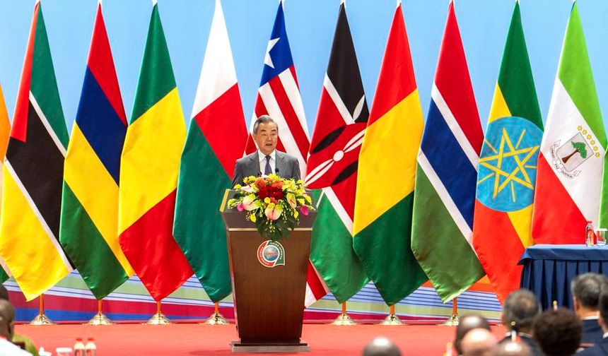 Çin Dışişleri Bakanı Wang, Afrikalı mevkidaşlarıyla bir araya geldi