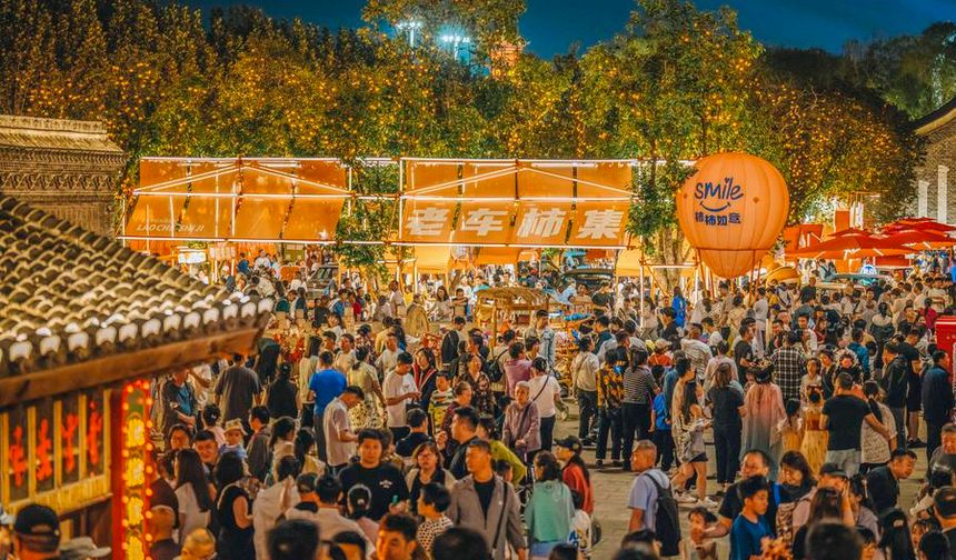 Çin'de Ejderha Teknesi Festivali tatilinde 119 milyon yurtiçi seyahat yapıldı