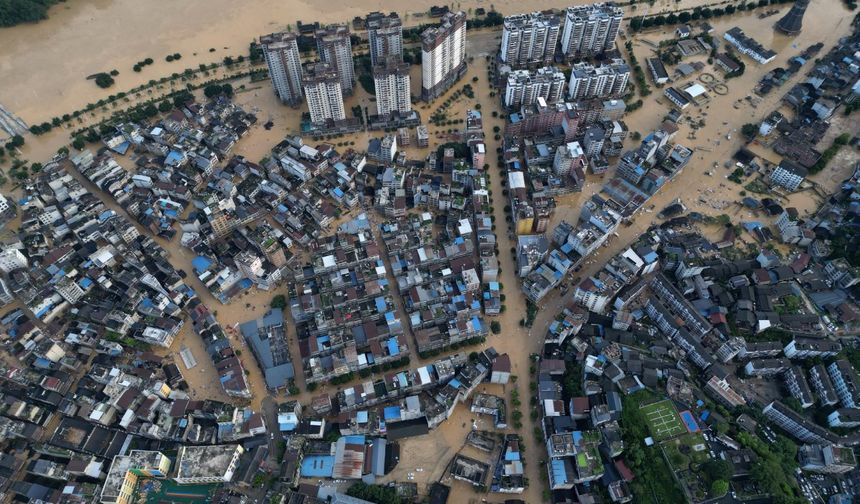 Çin'in Guizhou eyaletinde sel felaketinin ardından kurtarma çalışmaları hız kesmeden devam ediyor