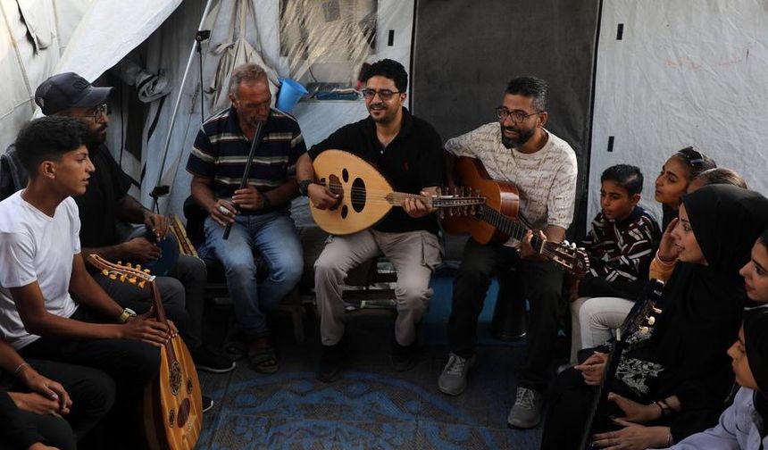Gazzeliler kurdukları müzik okuluyla savaşın yıkıcılığına karşı umudun sesini yükseltiyor