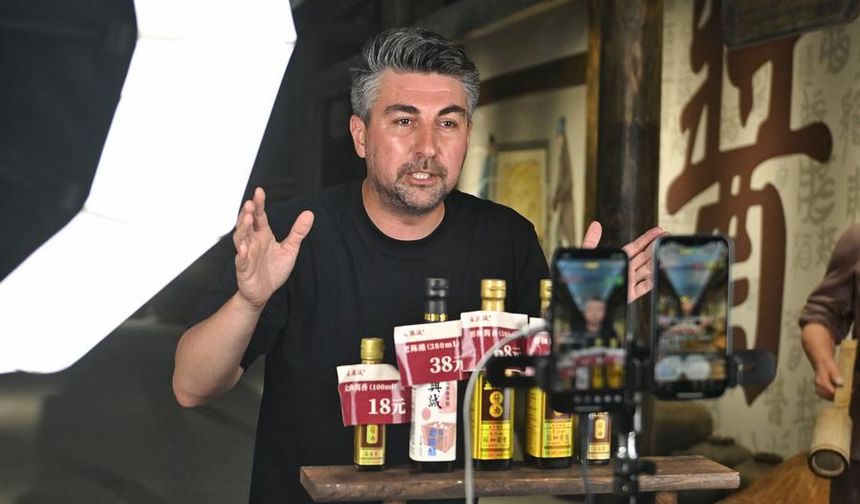 İstanbul'dan Çin kırsalına kültürleri buluşturan bir yolculuk
