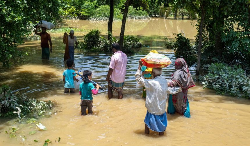 Bangladeş'te muson yağışları sele neden oldu