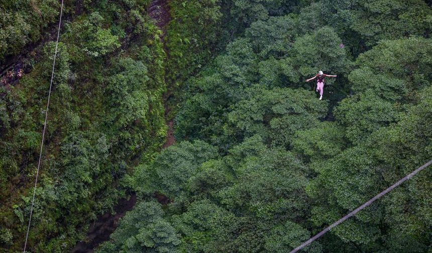 Çin'in Guizhou eyaleti, dağ turizminde ziyaretçilere macera dolu deneyim sunuyor