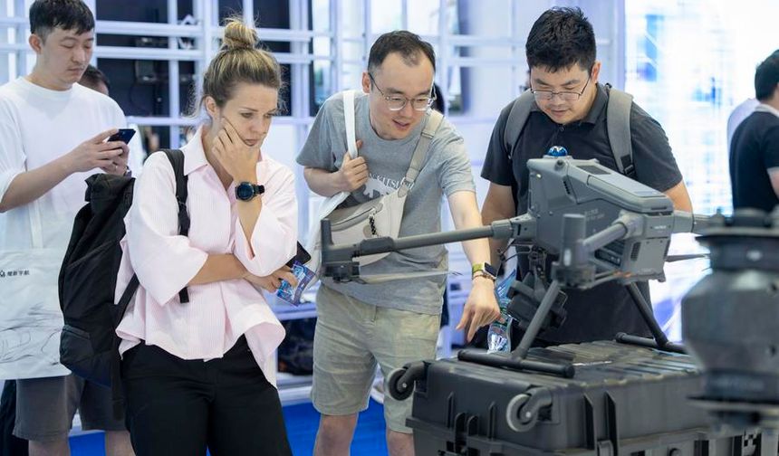 Çin'in Shanghai kenti Uluslararası İleri Hava Mobilitesi Fuarı'na ev sahipliği yapıyor