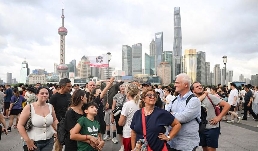 Çin'in Shanghai kentinde yaz sezonunda turizmde canlılık yaşanıyor
