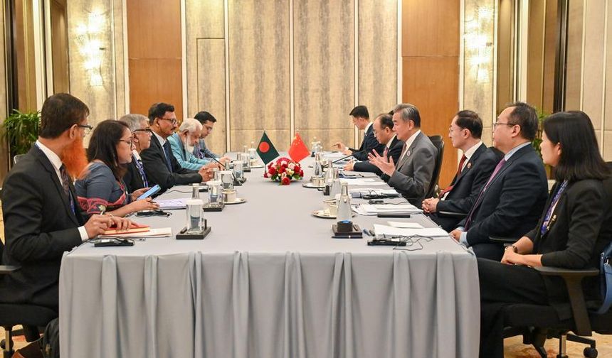 Çin Dışişleri Bakanı Wang: Bangladeş için daima güvenilir dost, komşu ve ortak olmaya hazırız