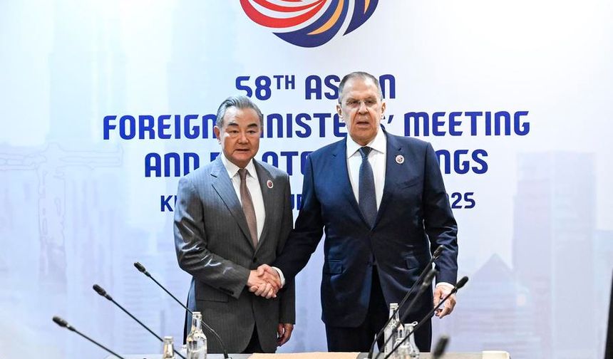 Çin Dışişleri Bakanı Wang, Rus mevkidaşı Lavrov ile görüştü