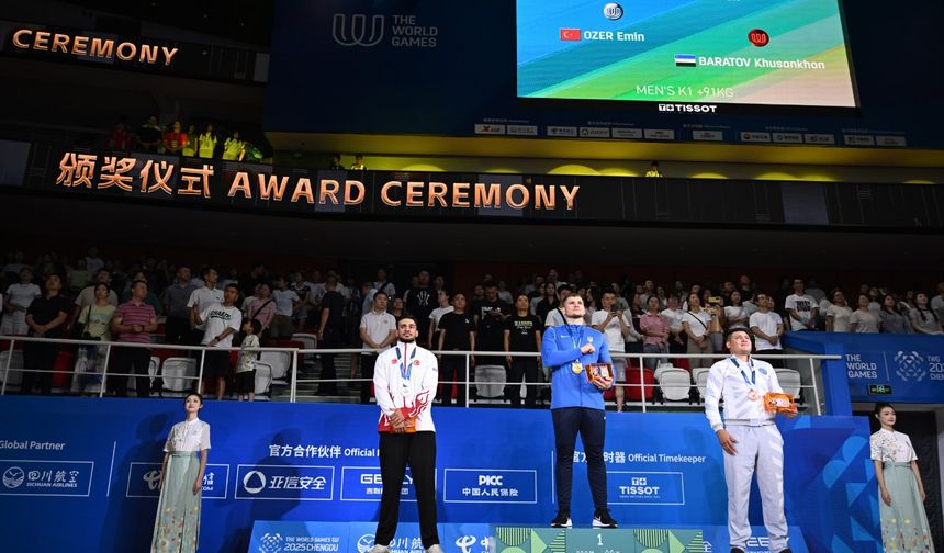 Türk milli sporcu Emin Özer, 2025 Dünya Oyunları kick boks 91 kiloda gümüş madalya kazandı