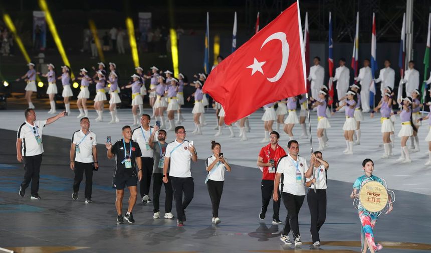 Türk sporcu kafilesi 2025 Chengdu Dünya Oyunları'nın açılış törenine katıldı