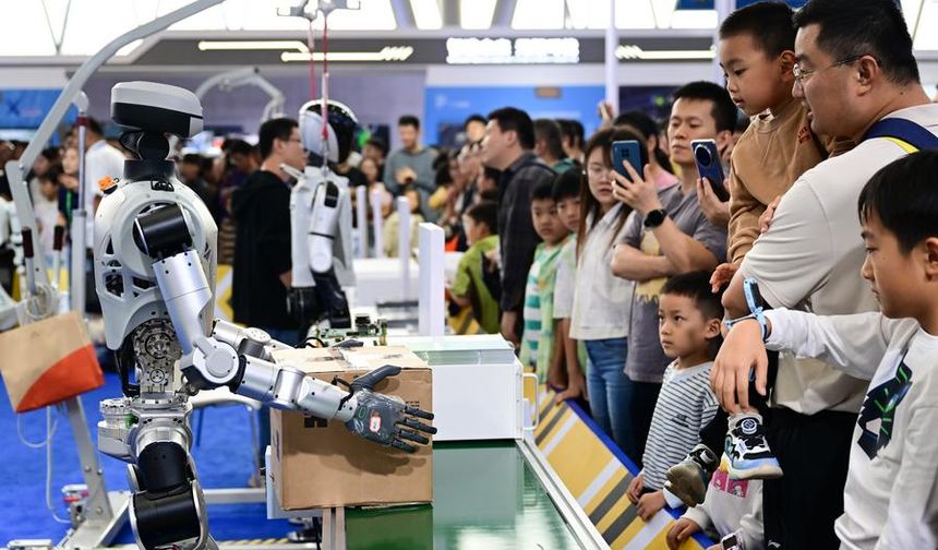 2025 Dünya İmalat Kongresi'nde sergilenen akıllı robotik teknolojileri ziyaretçilerin ilgisini topladı