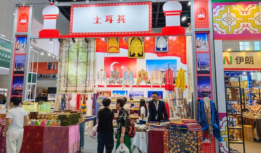 Çin-ASEAN Fuarı'na katılan Türk iş insanı Han, yapay zeka ile ilgili yeni fırsatları değerlendirme kararı aldı
